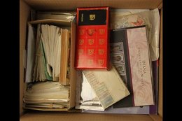 \Y MIXED CARTON\Y Contains Predominantly More Modern Stamps, See Vatican City Never Hinged Mint Sets In Packets, Worldwi - Sonstige & Ohne Zuordnung