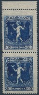 ** 1924 Jótékonyság 300K Függőleges ívszéli Pár, A Felső Bélyeg 2 Mm-el Magasabb - Other & Unclassified