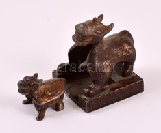 Kutyát Figurák, Két Darabból álló, Régi Kínai Fém  Pecsétnyomó / Antique Chinese Seal Maker With Dog Figures In Two Part - Other & Unclassified