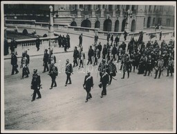 1938 Szent István Napi ünnepi Felvonulás Budapesten, élen Horthy Miklós Kormányzó és A Katonai Vezetők A Testőrség Díszf - Other & Unclassified