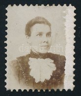 Cca 1890 Hölgy Portréja, Bélyegkép, Felületén Sérüléssel 2,5×2 Cm - Andere & Zonder Classificatie
