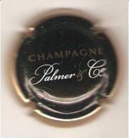 CAPSULE DE MUSELET CHAMPAGNE PALMER ET CO  REIMS ( Blanc Et Or Sur Noir Contour Or) - Palmer