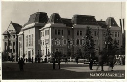 ** T2 Marosvásárhely, Targu Mures; Vármegyeháza, M. Kir. állami Tanoncotthon / County Hall, Apprentice Boarding School - Zonder Classificatie