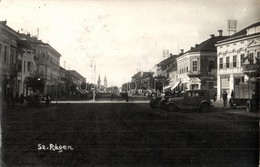 * T2 1940 Szászrégen, Reghin; Utcakép, Autók, Heinrich Binder és Eduard Theil üzlete, Royal Cukrászda / Street View With - Unclassified