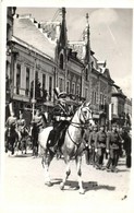 T2 1940 Szatmárnémeti, Satu Mare; Bevonulás, Horthy Miklós / Entry Of The Hungarian Troops With Horthy + '1940 Szatmárné - Ohne Zuordnung