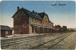 ** T3 Ungvár, Uzshorod, Uzhorod; Pályaudvar, Vasútállomás / Bahnhof / Railway Station (szakadás / Tear) - Ohne Zuordnung