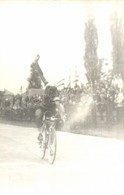 * T1/T2 1953 Budapest-Bécs-Budapest Kerékpárverseny / Budapest-Wien-Budapest Bicycle Race With Cyclist. Photo - Sin Clasificación