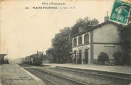 PLEINE FOUGERES LA GARE ARRIVEE DU TRAIN - Autres & Non Classés