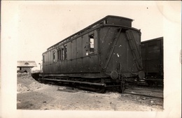 ! Saint Quentin [02], 1. Weltkrieg, 5.4.1915, Fliegerangriff, Bahnpostwagen, Foto, Photo, Chemin De Fer, Wagon De Poste - Saint Quentin