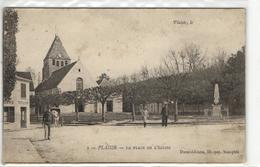 1 Cpa Plaisir - La Place De L'église - Plaisir