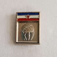 BASKETBALL EX YUGOSLAVIA  FEDERATION  PIN   BADGE DISTINTIVO BROCHE INSIGNE - Basketbal