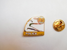 Superbe Pin's En EGF , AS Police De Nancy , Gymnastique - Police