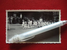 LUXEMBOURG - PHOTO : 11X 6.8 - PROCESSION - DEVANT L' HOTEL " SCHINTGEN " -  /////  TRES RARE  /// - Petingen