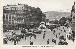 Valence-sur-Rhône - La Place De La République, Vieilles Voitures - Photo Paul Jacquin - Carte Non Circulée - Valence