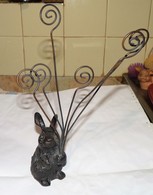 JOLI PORTE PHOTO LAPIN SCULPTURE EN FONTE TBE - Other & Unclassified