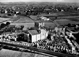 CPSM  Lescure  L'église  Et La Grande Plaine - Lescure