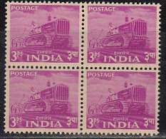 Delcampe - India MNH 1955, 3ps Tractor Block Of 4, Five Year Plan Series, Transport, Agriculture Farming, - Blocs-feuillets