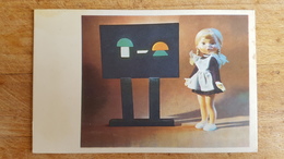 LITTLE SCHOOL GIRL  - USSR Postcard 1968 Mushroom Champignon - Mushrooms