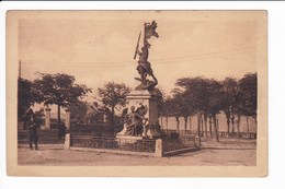 SAINT-LO - Place Des Beaux-Arts Et Le Monument Aux Morts - Saint Lo