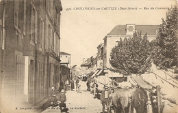 Cpa Coulonges Sur L'autize Rue Du Commerce - Coulonges-sur-l'Autize