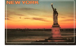 ETATS-UNIS : NEW YORK - The Statue Of Liberty - Statue De La Liberté