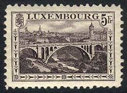 LUXEMBOURG: Sc.130, 1921/34 Bridge 5Fr. Violet, Perforation 11½, Mint Never Hinged, VF Quality, Catalog Value US$50. - Otros & Sin Clasificación
