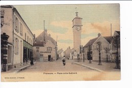 Freneuse - Place Julie-Guérard - Freneuse