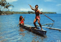 Tahiti, Perle Du Pacifique - Pêcheur Au Harpon - Pirogue - Tahitienne - Tahiti
