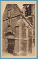 GENTILLY  - Eglise Saint-Saturnin. Porte D'Entrée Avec Statue Ancienne De Saint-Saturnin. Le Beffroi - Gentilly