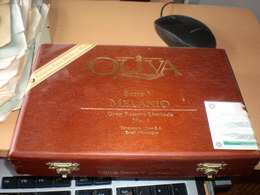 Old Wooden Box Oliva Serie V  Melanio  Gram Reserva Limitada No 4  Nicaragua - Contenitori Di Tabacco (vuoti)