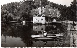 Cpsm 28_JOUY - L'Eure Au Moulin De La Roche, Pêcheur Dans Barque - Format Cpa, Dentelée, Vernie - Jouy