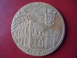 Ancienne Médaille De Table Bronze Ville De EPINAY SUR SEINE Signée. - Andere & Zonder Classificatie