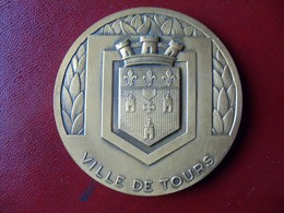 Ancienne Médaille De Table Bronze Ville De TOURS - Sonstige & Ohne Zuordnung