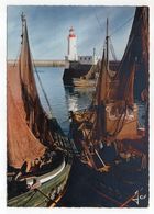 GUILVINEC--1969--Bateaux Séchant Leurs Filets Dans Le Port  ( Phare ) --timbre--cachet - Guilvinec
