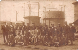 LYON GERLAND    CARTE PHOTO   GROUPE DEVANT USINE - Lyon 7