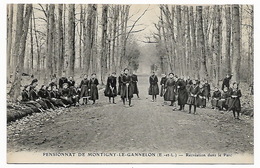 MONTIGNY LE GANNELON - Le Pensionnat - Récréation Dans Le Parc - Montigny-le-Gannelon