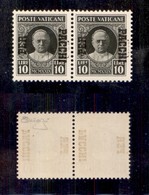 VATICANO - 1931 - Pacchi Postali - 10 Lire (13ca) - Coppia Orizzontale Con Doppia Soprastampa (diritta + Capovolta) - Go - Sonstige & Ohne Zuordnung