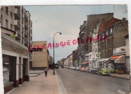 93 - MONTREUIL SIUS BOIS- LA RUE DE PARIS ET LE TABAC LA FAVORITE-  BOS- PNEUS - GARAGE RENAULT - - Montreuil