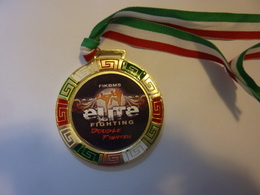 Medaglia Sportiva "ELITE FIGHTING  GRANDI E PICCOLI SUPERFIGHTER 2014 La Spezia" - Professionnels/De Société