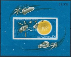 ** 1965 Az űrkutatás Eredményei Vágott Blokk (4.000) - Autres & Non Classés