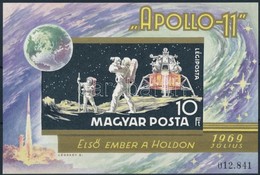 ** 1969 Apollo 11 - Az Első Ember A Holdon (I.) Vágott Blokk (6.000) - Autres & Non Classés