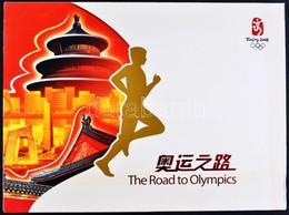 ** 2008 Bélyegkönyv: Úton Az Olimpia Felé, Kínai-angol Nyelvű, Díszdobozban / Album Of Stamps: The Road To Olympics - Altri & Non Classificati