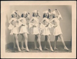 Cca 1920-1930 Táncoló Lányok, Jelzett Fotó (Lacoste), Felületén Törésnyom, 16,5×13 Cm - Otros & Sin Clasificación
