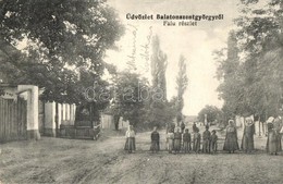 T2/T3 1918 Balatonszentgyörgy, Falu Részlet, Utcakép Falubeli Gyerekek Csoportképével - Sin Clasificación