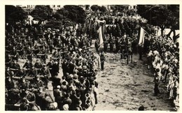 T2 1938 Ipolyság, Sahy; Bevonulás A Fő Téren / Entry Of The Hungarian Troops - Non Classés