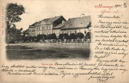 T2/T3 1901 Rozsnyó, Roznava; Városháza. Kiadja Falvi Jenő / Town Hall (apró Szakadás / Tiny Tear) - Non Classés