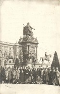 T3 Vienna, Wien I. ; K.k. Hofburg Am Michaelerplatz, Maria Theresia Denkmal / Statue, Group Photo (EK) - Non Classificati