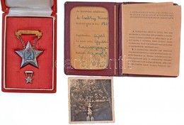1953. 'Sztahanovista' Zománcozott Fém Kitüntetés, Igazolvánnyal, Miniatűrrel Dísztokban T:2 - Non Classificati