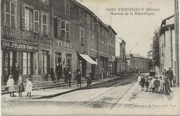 VENISSIEUX - CARTE ANIMEE - AVENUE DE LA REPUBLIQUE/ ANNEE 1910 - Vénissieux