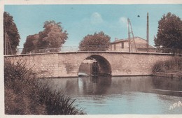 CPSM 9X14 . VILENEUVE LES BEZIERS  (34) Le Pont ( Entrée De Villeneuve Les Béziers ) - Sonstige & Ohne Zuordnung